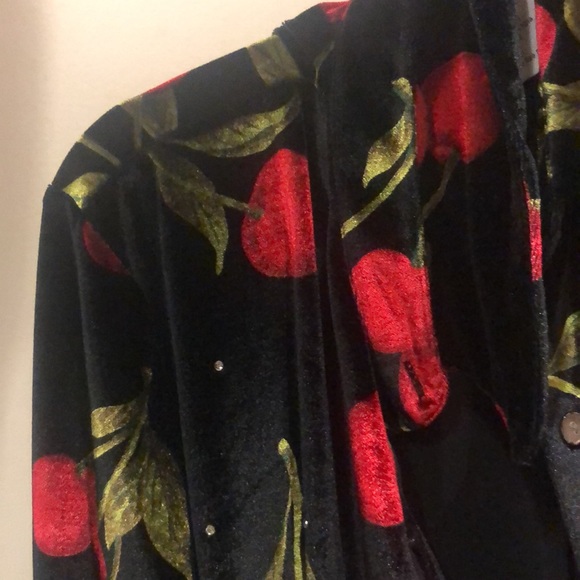 Vintage Quaker factory velvet top w cherries and sparkle with rhinestones. L. - Picture 3 of 6